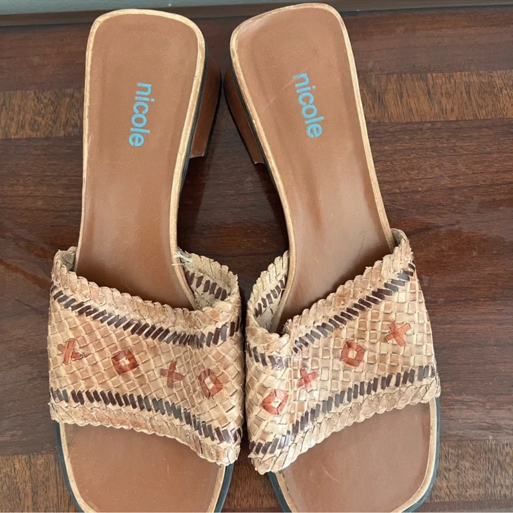 Nicole Vintage Tan Woven Slide Sandals Short Heel Size 8M